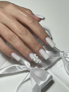 Fresh White Nails, White Nails With Bow Design, Gel Nails Shape, White Nail Ideas, Paznokcie Hello Kitty, Bow Nail Designs, Bow Nails, Bow Nail, Girly Acrylic