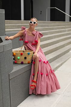 Blair Eadie wears a red gingham dress with pom poms by SUNDRESS // Bag by Nannacay // Sunglasses by Celine // Click through for more pom pom outfit picks and summer dress style on Atlantic-Pacific Minimal Stil, Best Maxi Dresses, Miami Outfits, Mode Boho, Summer Jeans, Outfit Trends, Budget Fashion