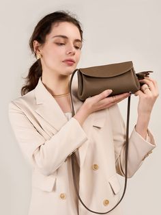 Gender: Women Type: Clutches Features: Adjustable Strap. Inner Pockets Main Materials: Cowhide Lining: Polyester Type of Closure: Magnetic Snap. Zipper Style: Casual. Daily. Stylish Size: Length: 21 cm / 8.27 " Width: 7 cm / 2.76 " Height: 12 cm / 4.72 " Soft Leather Purse, Leather Hobo Bags, Womens Messenger Bag, Real Leather Bags, Leather Handbags Women, Leather Satchel Bag, Crossbody Bag Women, Leather Clutch Bags, Genuine Leather Handbag