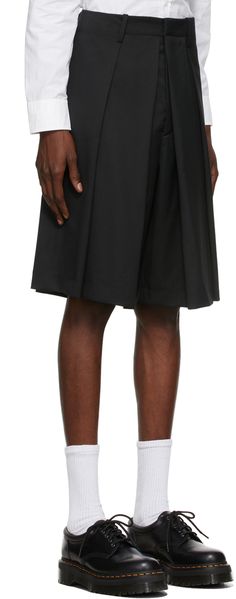 Wool twill shorts in black. · Clasp closure at waistband · Grosgrain trim in multicolor at outseams · Zip-fly · Logo patch at back Supplier color: Black Charles Jeffrey Loverboy Beanie Outfit, Loverboy Charles Jeffrey, Fly Logo, Twill Shorts, Pleated Shorts, Off Duty, Luxury Streetwear, Patch Logo, Midi Skirt