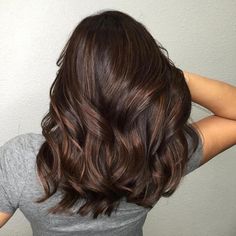 Brown Hair Shades, Chocolate Hair, Brown Blonde Hair, Brown Hair With Highlights, Chocolate Color, Winter Hairstyles