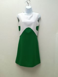 "APPLE DRESS Handmade dress 100% Polyester Colors: green, white CAN I CHANGE THE COLOR? YES Just add to your cart the listing special request, aswell for lining or other changes as alterations https://www.etsy.com/uk/listing/624364219/special-requests?ref=shop_home_active_1&frs=1 ARE YOU ON A RUSH? Do you need the dress for an specific date or ocassion. No problem, just add the listing RUSH ORDER to your cart and let us know for when you need it. Of course, timings have to be logical, we can Man From Uncle, Peter Pan Dress, 60s Mini Dress, Dress Man, Scooter Dress, Vestidos Retro, Apple Dress, Fashion 1960s, Target Dress