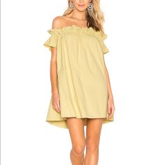 Brand New. Bought Before The Pandemic Hit And Have No Need For It Anymore Because I Bought A Size Up Being Pregnant At The Time. It’s A Beautiful Citrine Color. Perfect Mix Of Yellow And Green! They Call It Celery. Thick 100% Cotton. Has Pockets Smoke Free Pet Free Home! Yellow Off-shoulder Spring Dress, Summer Yellow Off-shoulder Mini Dress, Yellow Off-shoulder Summer Mini Dress, Yellow Off-shoulder Mini Dress For Summer, Casual Yellow Off-shoulder Dress, Mustard Dress For Summer Daywear, Yellow Off-shoulder Brunch Dress, Yellow Off-shoulder Dress For Brunch, Yellow Off-shoulder Mini Dress For Vacation