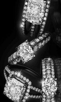 Harry #Winston #Diamonds Julien Fournié, Harry Winston Diamond, Rings And Bracelets, Wedding Silver, Friend 2, Diamond Jewel, Jewel Box, Bling Rings, High Jewelry