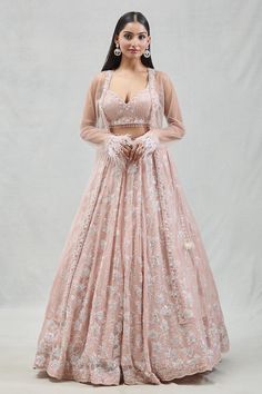 Lehenga With Jacket, Peach Lehenga, Sequin Lehenga, Jacket Lehenga, Cutdana Embroidery, Cancan Lehenga, Chinese Fancy Dress, Heavy Lehenga, Fringed Jacket