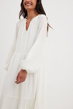 Structured Flowy Maxi Dress White | NA-KD Summer Maxi Dress With Gathered Lantern Sleeves, White Dresses With Elastic Bishop Sleeves, Chic Maxi Dress With Blouson Sleeves, Summer Beach Dresses With Blouson Sleeves, Long Sleeve Dress With Gathered Sleeves For Beach, Long Sleeve Beach Dress With Gathered Sleeves, Long Sleeve Dress With Gathered Sleeves For Vacation, Beach Dress With Long Gathered Sleeves, Vacation Dress With Gathered Long Sleeves