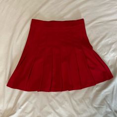 Never Worn Trendy Fitted Red Mini Skirt, Red Stretch Mini Skirt Casual, Red Stretch Casual Mini Skirt, Red Fitted Trendy Skirt, Trendy Red Fitted Skirt, Casual Red Stretch Mini Skirt, Red Stretch Tennis Skirt, Trendy Fitted Red Skirt, Red Fitted Skort For Spring