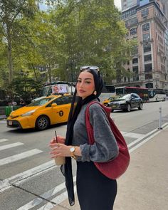 A modest hijabi outfit Hijabi Winter Outfits, Moroccan Outfit, Hijab Fashion Summer, Hijabi Outfit, Modesty Outfits, Winter Fashion Outfits Casual, Fashion Top Outfits, Hijabi Style, Stylish Summer Outfits