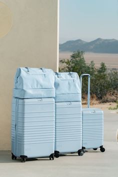 Pretty Luggage, Luggage Sets Cute, Michael Kors Luggage, Blue Suitcase, Cute Suitcases, Clear Cosmetic Bag, Cute Luggage, Stylish Luggage, Luggage Bags Travel