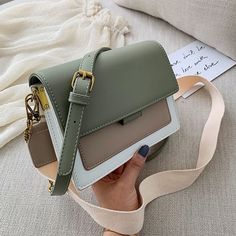 Features: Size: L19.5 x H15 x W7 cm / L7.7 x H5.9 x W2.8 inch Main Material: PUClosure Type: COVERLining Material: Polyester Tas Lv, Louis Vuitton Multicolor, Design Bags, Belt Purse