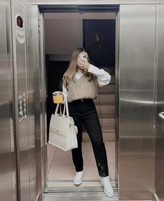 Outfit Trabajo, Outfit Formal Mujer, Job Clothes, Casual Work Outfits Women, Trendy Outfit Ideas, Outfit Work, Office Chic, Fashion Top Outfits, Cold Outfits