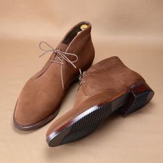 <p>Shoes+Detail</p> ++++++ ++++++++++++++++++++<p><strong>Upper:</strong>+High+Quality<span+style="color+:#539B00"<p>+Suede+Leather+<p> ++++++++++++++++++++++++++++++++++++++++++++++++++++++++++++++++++++++++<p><strong>Inner:</strong>+Soft+Leather+</p> ++++++++++++++++++++++++++++++++++++++++... Mens Suede Boots, Gents Shoes, Quality Leather Boots, Suede Chukka Boots, Leather Chukka Boots, Wingtip Shoes, Custom Design Shoes, Gentleman Shoes, Simple Shoes