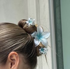 Spotify Themes, Flower Claw Clip, Coastal Aesthetic, Clip Hairstyles, Hair Stylies, Vitamin Sea, Flower Hair Clips, Dream Hair