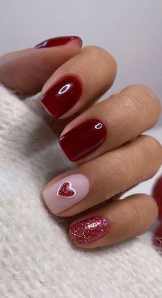 Valentine’s Nails Red, Valentine’s Day Dip Nail Ideas, Valentines Day Nails Maroon, Valentine Nails 2024 Trends, Fall Nails With Hearts, Low Key Valentines Nails, Valentine Short Nail Designs, February Nail Designs 2024, Classy Valentines Nails Short