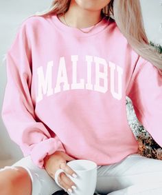 Pink Crew Neck Sweatshirt For Leisure, Malibu Sweatshirt, Varsity Style, Comfy Sweatshirt, Valentines Shirt, Style Minimalist, Oversized Sweatshirt, Vintage Aesthetic, Etsy Vintage