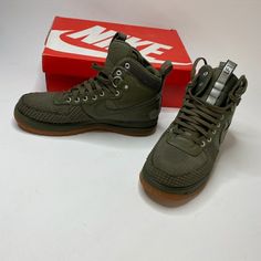 Great Condition Olive Green Camo Nike Lunar Force, Nike Lunar, Nike Green, Duck Boots, Green Camo, Olive Green, Nike Men, Camo, Men's Shoes