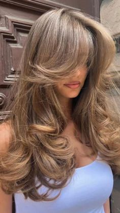 Hair Colorful, Honey Brown Hair, Hairstyles For Layered Hair, Honey Blonde Hair, Dark Blonde Hair, Blonde Hair Inspiration, Blowout Hair, Blonde Hair Looks