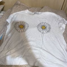 Super Cute Graphic T-Shirt With Daisies! New Without Tags Fun Graphic T-Shirt Perfect For A College Parties Or Game Days! Urban Outfitters Graphic Tees, College Parties, Urban Outfitters Tops, Yellow White, Graphic Tee, Graphic T Shirt, Urban Outfitters, Graphic Tshirt, Graphic Tees