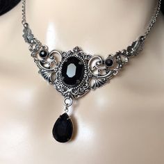 Goth Victorian Wedding, Gothic Antique, Ornate Necklace, Goth Victorian, Goth Accessories, Fan Necklace, Gothic Chokers, Wire Wrapped Jewelry Tutorials, Onyx Crystal