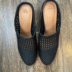 Nwot Man Made Materials Plastic Uppers Size 9 Casual Black Mules With Textured Sole, Casual Black Wedge Heel Mules, Black Leather Heels With Woven Sole, Comfortable Black Mules For Spring, Casual Black Pointed Toe Mules, Comfortable Black Spring Mules, Casual Slip-on Heels With Woven Sole, Black Heels With Textured Sole For Spring, Casual Black Heels