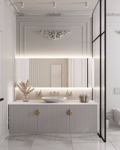 MAISON VALENTINA: This might just be the classiest bathroo ... Modern Classic Bathroom, Glamour Bathroom, Classy Bathroom, Classic Bathroom Design, Wc Design, Parisian Interior, Classic Bathroom