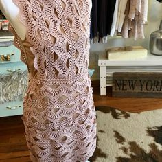 Fully Lined Lace Dress With Beautiful Details. Full Back With Zipper Closure. Great Quality, Material Is Stretchy And Comfy. Very Light Salmon In Color. Nwt. From My Boutique! Dark Green Mini Dresses, Float Dress, Tweed Shift Dress, Closet Candy Boutique, Sky Pink, Light Salmon, White Sundress, Green Mini Dress, Form Fitting Dress