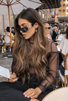 Baylage Hair, Rambut Brunette, Brown Hair Looks, Brown Hair Inspo, Brunette Hair With Highlights, Brunette Balayage Hair, Long Hair Color, Brown Hair Balayage, Brown Blonde Hair