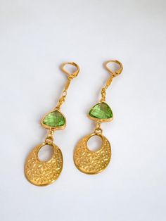 These unique earrings come with either an enchanting emerald or a rosy charm, finished off with a retro embossed flower. Lightweight and versatile, they're the perfect addition to elevate any outfit. Hypoallergenic (Lead and nickel free) Material: Stainless Steel Size: 8 cm (3") Weight: 14g Unique Earrings, Boho Earrings, Adjustable Rings, Ring Bracelet, Earring Necklace, Chain Bracelet, Ring Shopping, Chains Necklace, Necklaces Bracelets