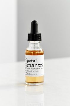 Plantfolk Apothecary Bath + Body Oil Apothecary Design, Apothecary Shop, Urban Shop, Botanical Bath, Fresh Makeup, Organic Beauty Products, New Nail Polish, Bath Oil, Beauty Wishlist