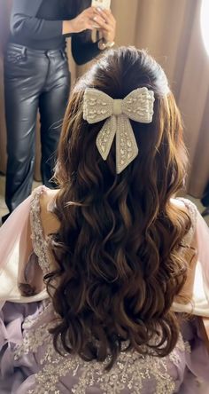 If you're looking for wedding hair ideas, we have wedding hairstyles for every time of hair: long, short, straight, curly, really curly? We've got you. We have wedding updos, wedding down-dos, traditional wedding hairstyles, and wedding hair that makes a straight up statement.  .. Engejment Bride Hairstyles, Hairstyles For Long Hair Function, Indian Hairstyles For Punjabi Suit, Puff Hair Styles Wedding Indian, Hairstyles Choti Design, Hairstyles For Brothers Wedding, Wedding Hairstyles For Small Faces, Cute Hairstyles For Indian Wedding, Wavy Curls Hairstyles For Wedding