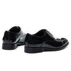 Introducing our exquisite Luxury Leather Round Toe Oxford Dress Shoes, crafted with the finest quality genuine cow leather for a timeless appeal. Not only do they exude luxury and style, but they also provide utmost comfort with their genuine leather lining and pigskin lining material. Elevate your style and make a lasting impression with these versatile and sophisticated shoes. Invest in the perfect blend of style, comfort, and durability today. Elegant Wingtip Dress Shoes For Business Meetings, Business Patent Leather Shoes With Rubber Sole, Elegant Wingtip Leather Shoes For Business Meetings, Classic Pointed Toe Leather Shoes For Business Meetings, Classic Leather Shoes With Pointed Toe For Business, Classic Leather Shoes With Pointed Toe For Business Meetings, Elegant Leather Shoes With Pointed Toe For Business Meetings, Elegant Brogue Detailed Dress Shoes For Business, Elegant Pointed Toe Leather Shoes For Business Meetings