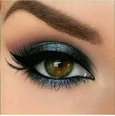 Grey Eye Makeup, Makeup Materials, Make Up Studio, Hooded Eye Makeup, Beautiful Eye Makeup, Gray Eyes, Eye Makeup Tips