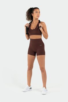 Especificaciones del modelo: Talia mide 5'2", pesa 125 libras y usa una talla XS (pantalones cortos de entrenamiento de talle alto Genesis)

 Tejido Luxe-Max DNA™: ultrasuave, transpirable, moldeador del cuerpo de compresión moderada y superduradero

 Infi-Stretch DNA™ + Infi-Defense DNA™ (propiedades elásticas en 4 direcciones, absorbentes de sudor y antimicrobianas)

 Tecnologías CTF™ (sin punta de camello) y a prueba de sentadillas

 Diseño de cintura ceñida que favorece la figura (te suje Brown Athleisure Activewear With Built-in Shorts, Brown Compressive Activewear For Gym, Brown Workout Activewear, Sporty Seamless Brown Activewear, Brown Athleisure Activewear For Gym, Sporty Stretch Athletic Shorts In Brown, Brown Seamless Athleisure Activewear, Sporty Stretch Brown Athletic Shorts, Brown Sportswear Activewear For Workout