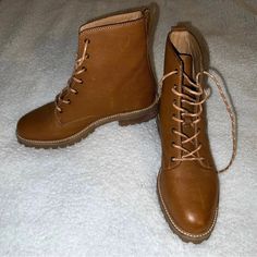 Brand: Madewell Size: 8 Material: Leather Style: Ms979 A Few Minor Marks Near The Sole Seams Casual Almond Toe Lace-up Boots Medium Width, Casual Lace-up Boots With Almond Toe, Casual Almond Toe Lace-up Boots, Madewell Shoes, Leather Style, Leather Fashion, Boots Booties, Madewell, Bootie Boots