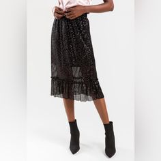 Lanette Sequin Midi Skirt. 2 Layer. Perfect For Dress Up Or Down. Size Xs. Nwt Chic Knee-length Sequined Bottoms, Party Midi Ruffled Skirt, Party Midi-length Ruffled Skirt, Black Skirt With Elastic Waistband For Evening, Flowy Midi Skirt For Party, Black Sequined Skirt For Spring, Spring Black Sequin Skirt, Casual Party Midi Skirt, Knee-length Relaxed Skirt For Night Out