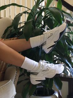 Nike Techno, All Nike Shoes, Shoes Outfit Fashion, Shoe Wishlist, Sport Shoes Women