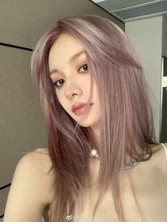 Korean Hair Dye, Kpop Hair Color, Girl Hair Colors, Kpop Hair, Hair Color Pink, Winter Hair Color, Haircut And Color