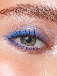 4th Of July Makeup Looks, Make Up Yeux, July Makeup, Stunning Makeup Looks, Magazine Makeup, 4th Of July Makeup, Maquillage On Fleek, Blue Makeup Looks, Prom Eye Makeup