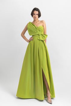 Bow-like design, strapless taffeta dress with open slit on the side. - HerTrove Tafta Dress, Mothers Gowns, Floral Evening Dresses, Taffeta Dress, Silk Taffeta, Sequin Gown, Ruffled Sleeves, Tulle Lace, Long Dresses