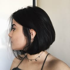 Haircut Ideas Women, Stylish Bob Haircut, Women Bob Haircut, Short Hair For Chubby Faces, Angled Hair, Bob Haircut Ideas, Ideas Haircut, Long Shiny Hair