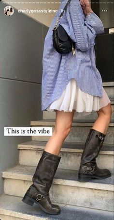 Latina Outfits, 90's Fashion, Looks Party, Trending Boots, Biker Boots