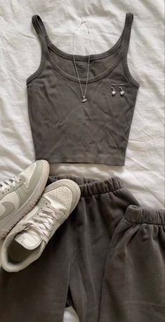 aesthetic that girl basic brandy melville Aesthetic Outfits Tank Tops, Cute Tank Top Outfits Aesthetic, Outfits Layed Out On Bed Aesthetic, Clothes Layed Out, Tank Top And Shorts Outfits Aesthetic, Outfits Layed Out, Comfy Outfits Aesthetic, Couqette Aesthetic Girl Outfits, Couqutte Summer Outfits