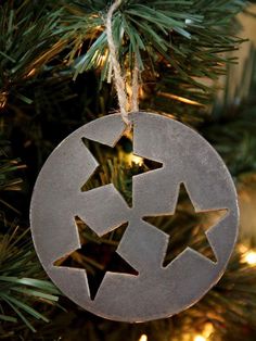 Tennessee Tristar Christmas Ornament Plasma Cam Projects, Metal Christmas Ornaments, Tennessee Tristar, Vinyl Business, Christmas Decs, Copper Christmas, Scroll Saw Pattern, Gift Tree, Cnc Ideas