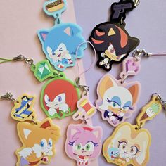 2-Zoll-einseitiger Charme verbunden mit einem 1-Zoll-Charm und eine Spiel-Telefonschlaufe! Von Spatz gezeichnet Sonic Keychain, Simple Face, Sonic Art, Acrylic Charms, Keychains, Sonic The Hedgehog, Sonic, 1 Inch, Christmas Gifts