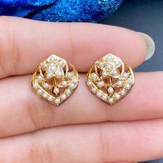 small pearl tops earrings for women on gold Luxury Gold Meenakari Earrings, Gold Diamond Earrings With Meenakari Detail, Gold Diamond Earrings With Meenakari, Gold Meenakari Diamond Earrings, 22k Gold Jewelry Necklaces, Pearl Tops, 22k Gold Jewelry, Pearl Necklace Set, Gold Jewelry Necklace