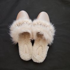 Collection Beautiful Slippers Princess Slippers, Fuzzy Slippers, Mom Gifts, Shoes Slippers, Pump Shoes, Fall Fashion, Gifts For Mom, Autumn Fashion, Slippers