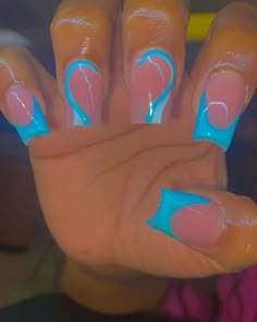 Turqoise Nails Gel French, Blue Short Acrylic Nails, Ombre Gel Nails, Gel Nails French, Fake Nails Designs, Blue Acrylic Nails, Glamorous Nails, Glow Nails