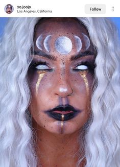 Moon Star Makeup, Mythical Creature Makeup Looks, Sorcerer Makeup Halloween, Nyx Goddess Cosplay, Evil Goddess Makeup, Moon Witch Makeup Halloween, Moon Fairy Cosplay, Yin And Yang Makeup