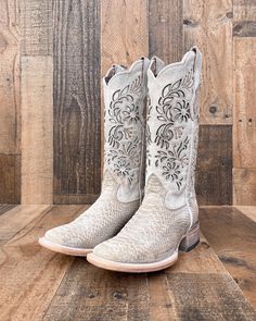 Lace Cowboy Boots, Snake Cowboy Boots, Wedding Boots Bride, White Western Boots For Western-themed Events, White Snip Toe Boots For Ranch, White Western Snip Toe Boots, White Western Boots With Snip Toe, White Country Boots For Ranch, White Country Style Boots For Ranch