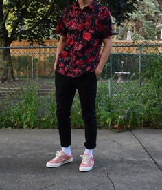 Vans Outfit Men, How To Wear Vans, Vans Outfit, Mens Fashion Urban, Mens Fashion Streetwear, Tomboy Outfits, Tomboy Style Outfits, Streetwear Tops, Mens Fashion Casual Outfits